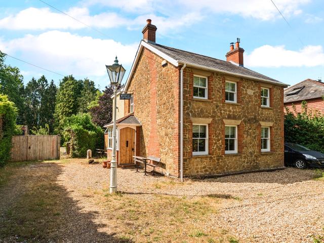 Myrtle Cottage Thursley Road Elstead, Godalming 4 bedrooms Property for lettings Seymours