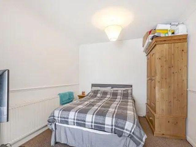 Myrtle Close, Colnbrook SL3 1 bed in a house share to rent £750 pcm £173 pw