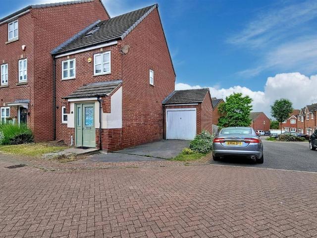 Myrtle Crescent, Sheffield S2, 4 bed end terrace house to rent, £1,375 pcm | PrimeLocation