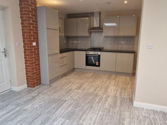 Myrtle Crescent, Slough SL2, 1 bed terraced house to rent, £2,700 pcm | PrimeLocation