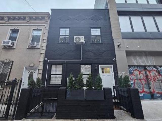 Myrtle Ave
