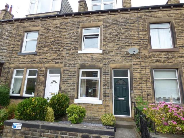 Myrtle Avenue, Bingley 3 bed terraced house to rent £1,000 pcm £231 pw