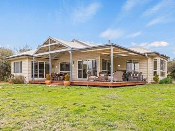 Bowning, Yass Valley, Victoria - Garden