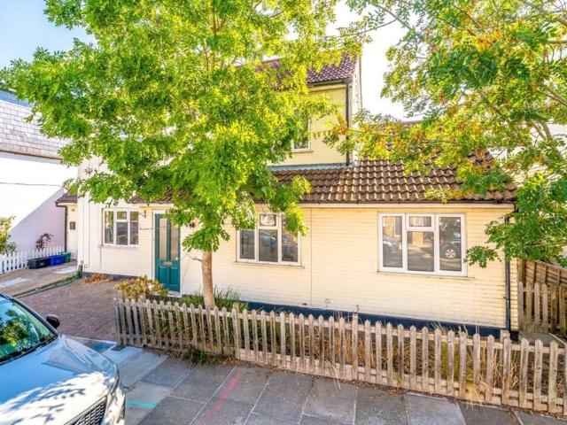 Myrtle Road, TW12, London