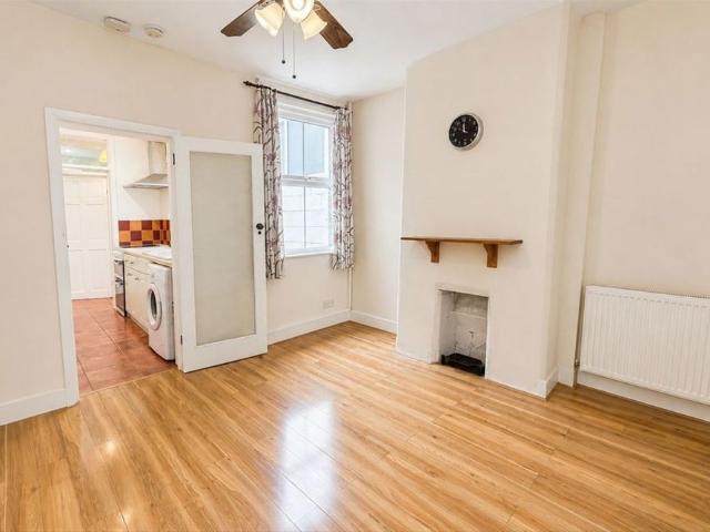 Myrtle Road, TW3, London
