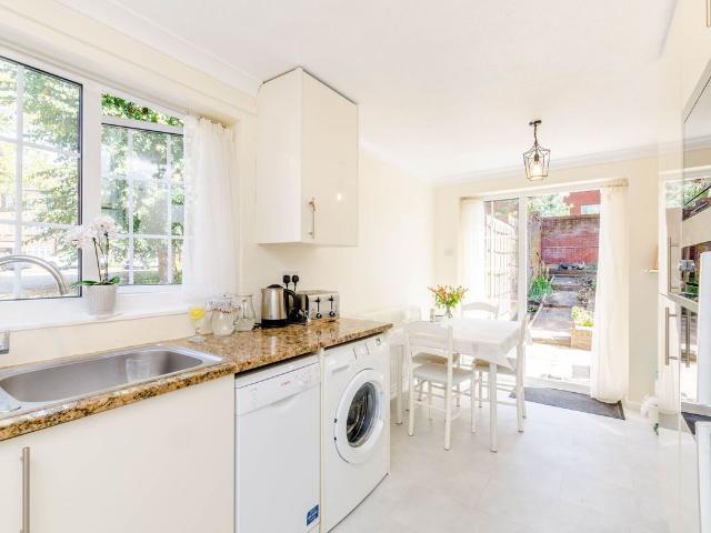 Myrtleside Close, Northwood HA6, 2 bed property to rent, £1,750 pcm | PrimeLocation