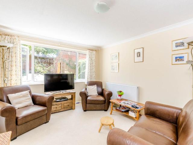 Myrtleside Close, Northwood HA6, 2 bed property to rent, £2,000 pcm | PrimeLocation