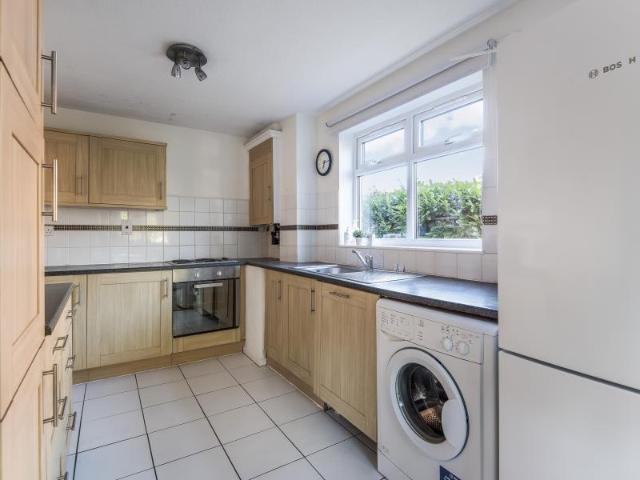 Myrtleside Close, Northwood HA6 2 bed terraced house to rent £1,850 pcm £427 pw