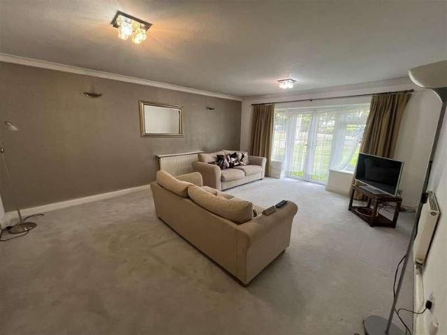 Myrtleside Close, Northwood, HA6