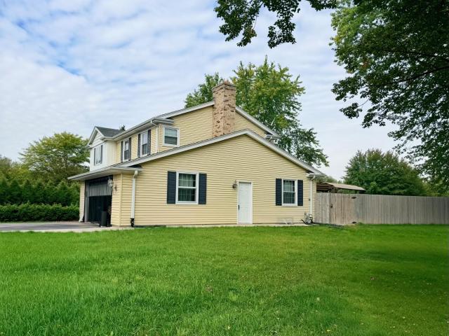 N104W16800 Thornapple Row