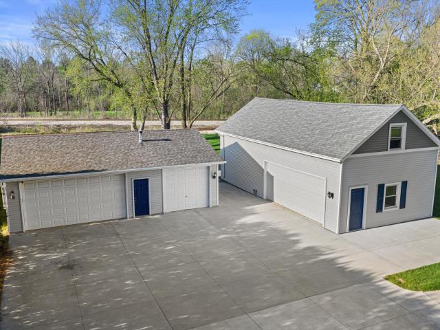 N116W16416 Main St