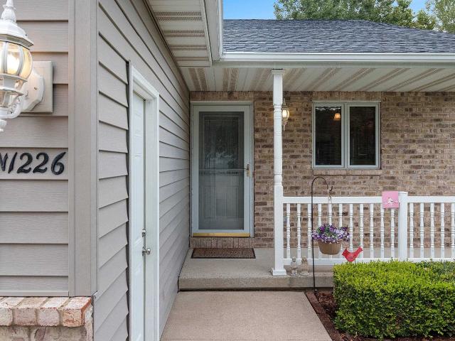 N1226 redwing drive