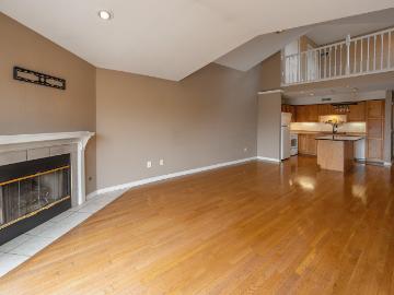 N16W26587 E Fieldhack Dr, Unit E