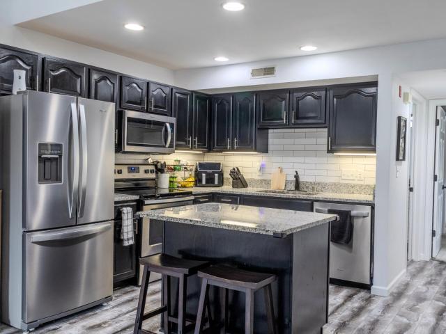 N17W26873 E Fieldhack Dr, Unit G