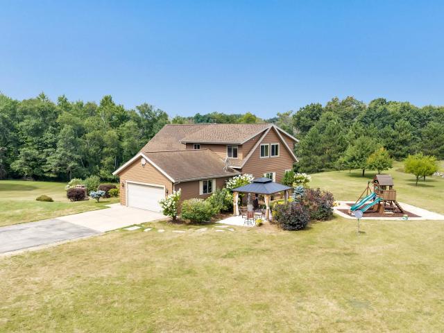 N2561 hodgett court
