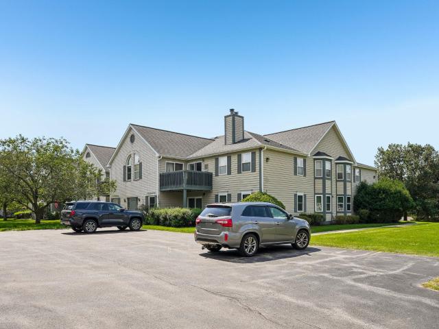 N25W24069 River Park Dr, Unit 6