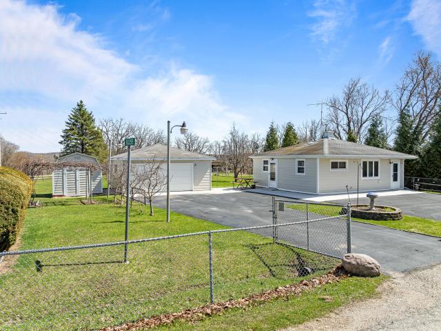 N3358 Hawthorn Rd, Geneva, WI 53147 | MLS #1959