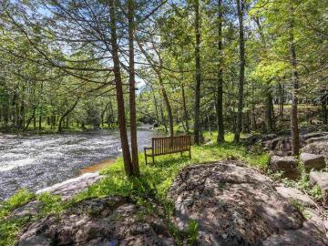 N4558 glacier trail