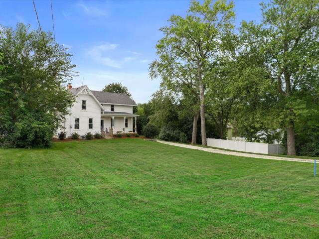 N4W22625 Bluemound Rd