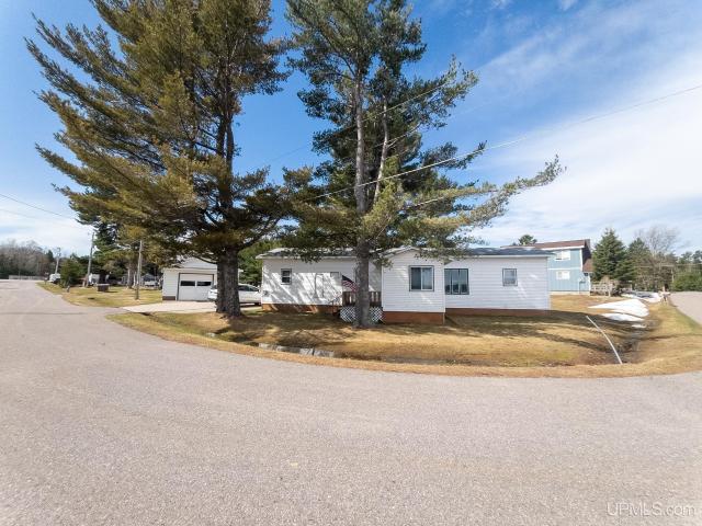 N7799 Bayberry Lane