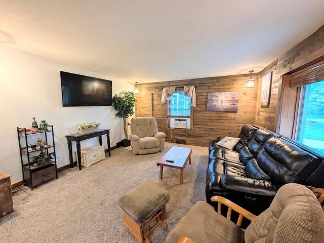 N8331 North St