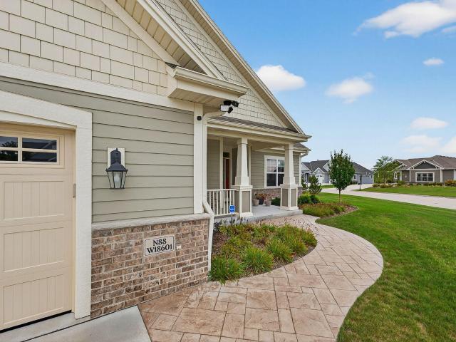 N88 w18601 Duke St, Menomonee Falls, WI 53051 | MLS #1947