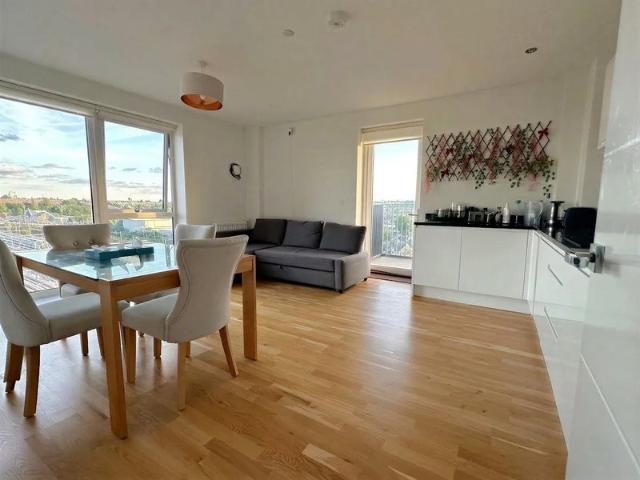 N8New Build with Balcony & Skyline Views