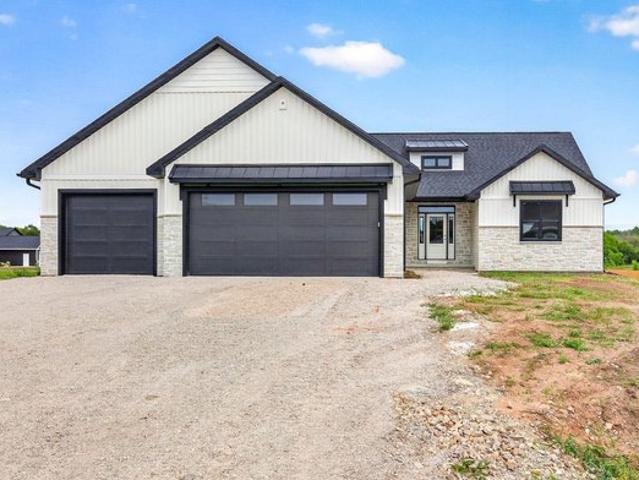 N918 Quarry Rim Rd, Hortonville, WI 54944