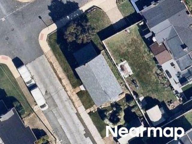 N Madison St