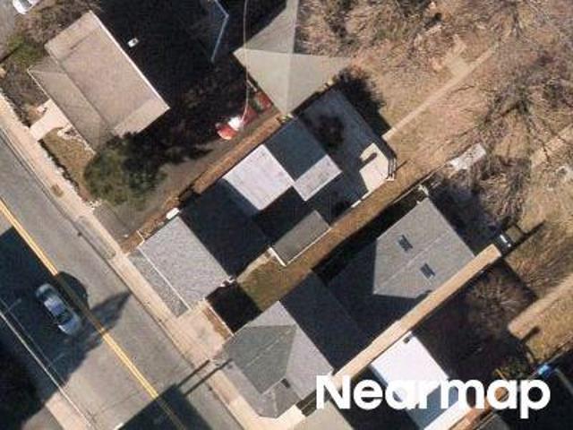 N Main St