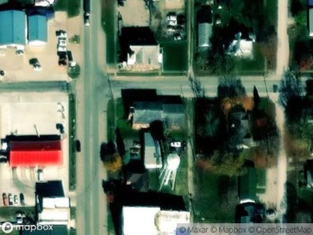N Main St