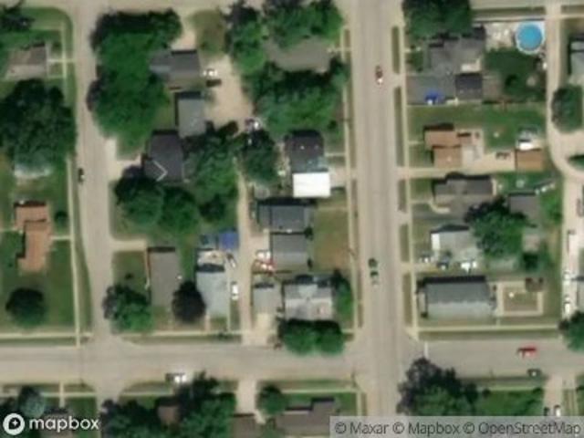 N Main St