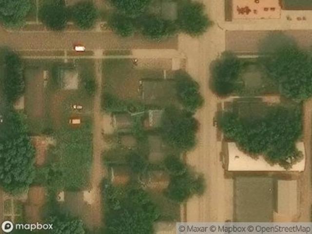 N Main St