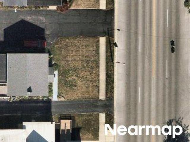N Main St