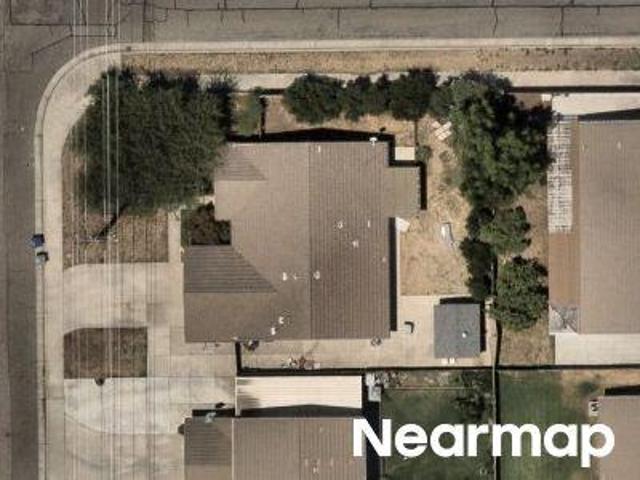N Manzanita St