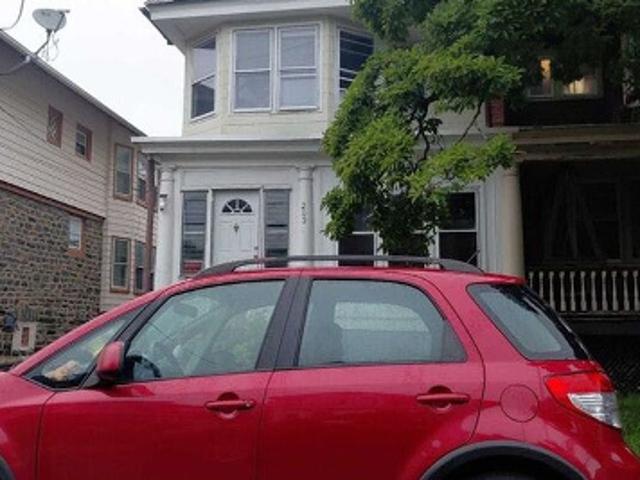 N Maple Ave