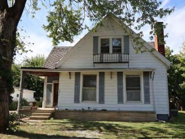 N Maple St