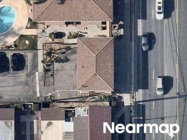 N Mollison Ave