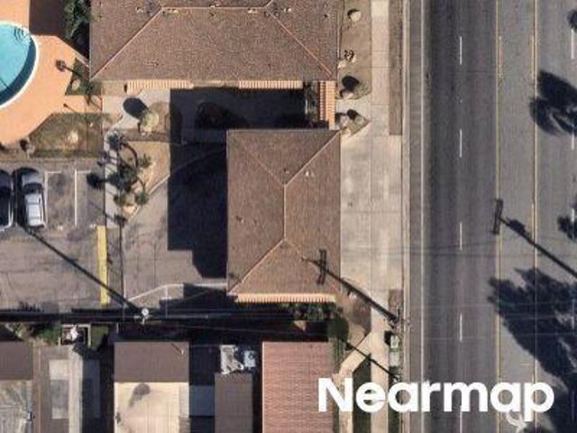 N Mollison Ave