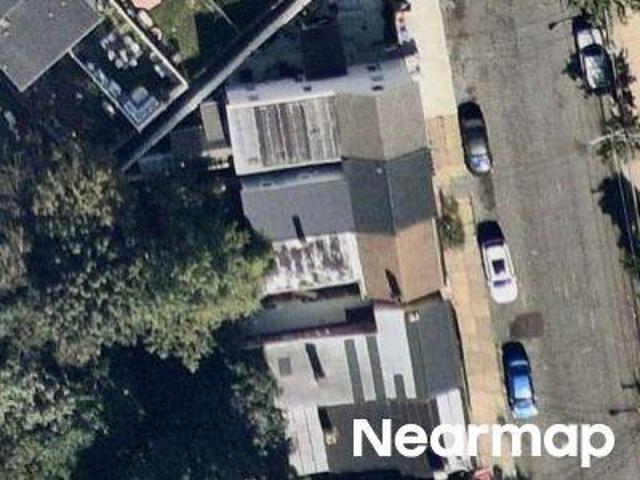 N Montgomery St