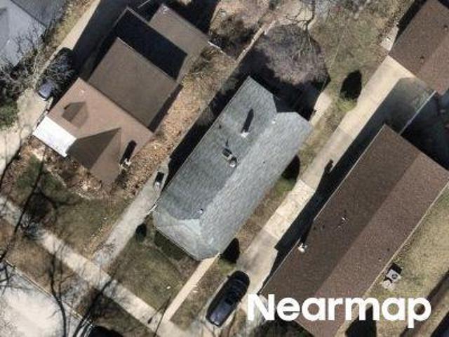 N Newburg Ave