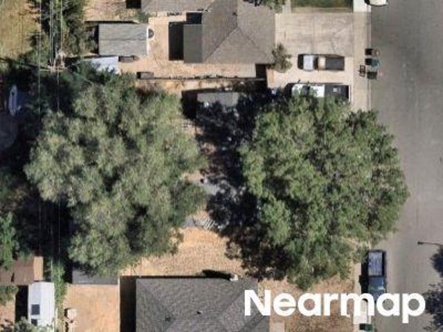 N Nevada St
