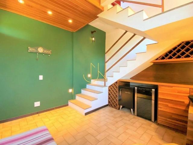 Não Perca a Oportunidade de Morar Em Uma Casa Espetacular, Com 3 Quartos, 3 Suítes, 2 Salas E 500
