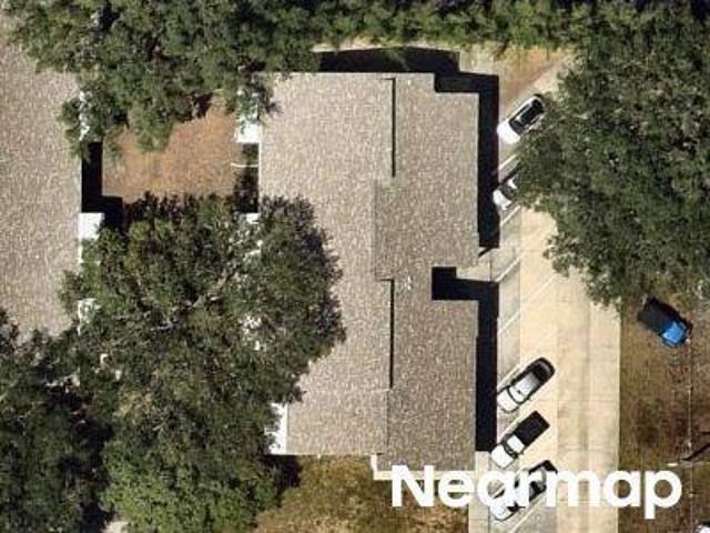 N Oak Dr