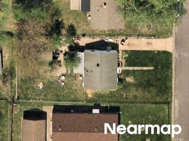 N Ogden Ave