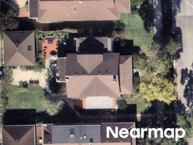 N Avers Ave