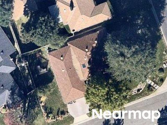 N Altadena Dr