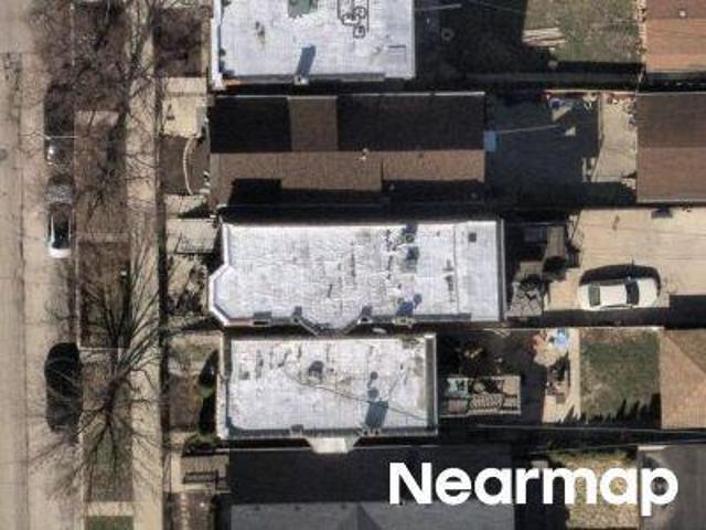 N Artesian Ave