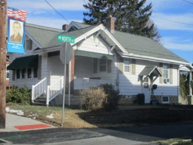 N Barbara St