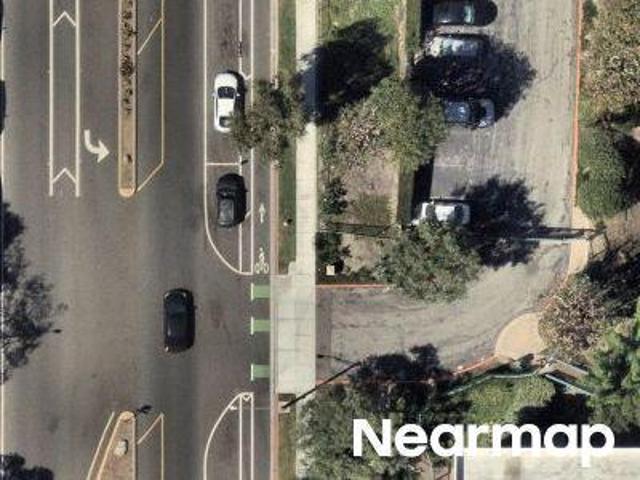 N Bellflower Blvd